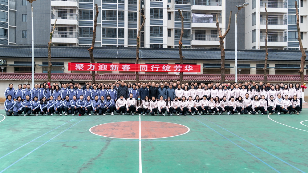 大合影00001_副本.jpg 大合影00001_副本.jpg